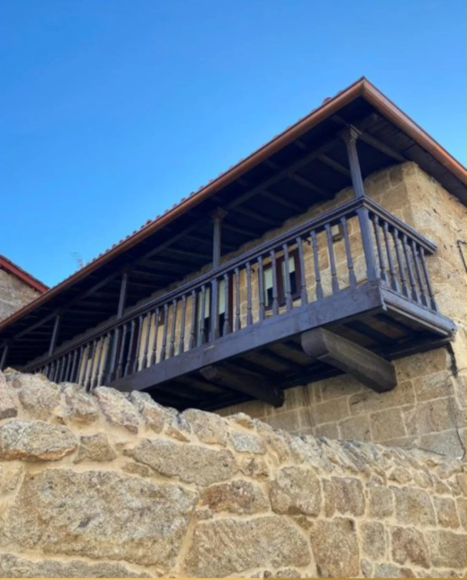 CELANOVA HOUSE - Exterior. “Una casa de Celanova construida en 1791 se transforma en una vivienda de uso turístico.” Ourense, La Voz de Galicia.